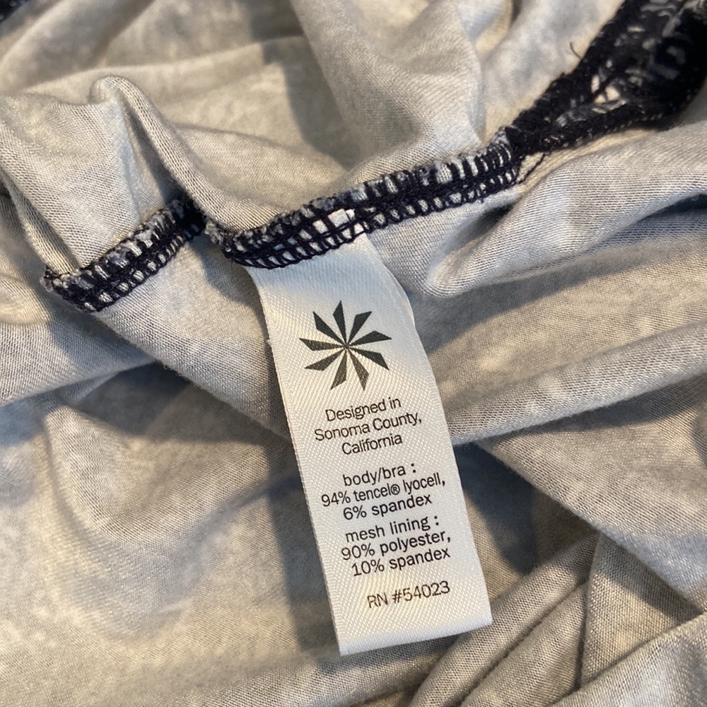 Athleta Sports Top  Bra 💕 - Picture 4 of 5